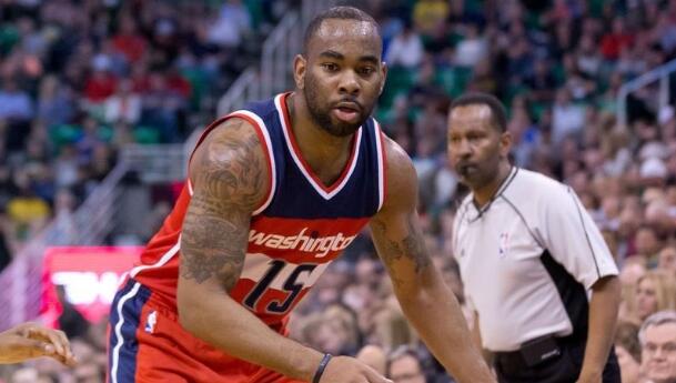 woj:篮网计划裁掉马库斯-索顿