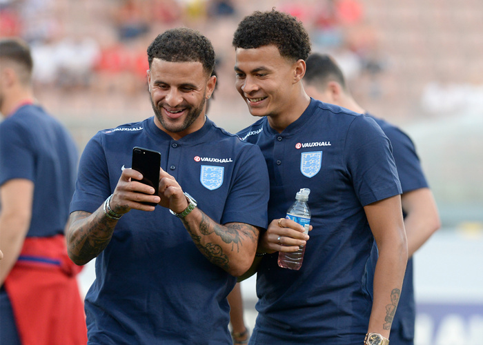 阿里:对沃克竖中指只是一个玩笑