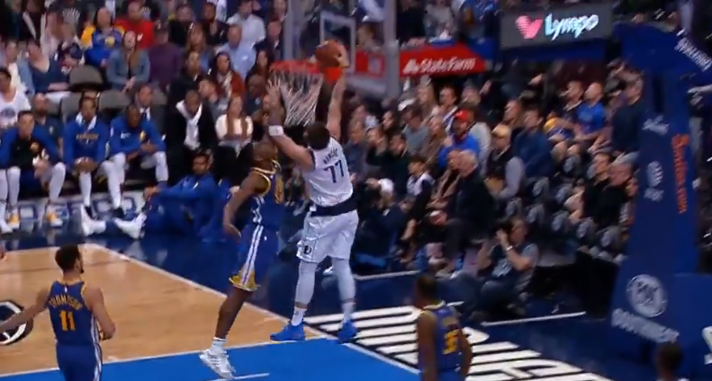十佳球:东契奇反跑单臂重扣,英格拉姆隔扣特里斯坦 NBA新闻 十佳球:东契奇反跑单臂重扣,英格拉姆隔扣特里斯坦 NBA新闻