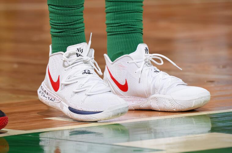 今日常规赛上脚球鞋一览:欧文上脚Kyrie5 NBA新闻 第1张 今日常规赛上脚球鞋一览:欧文上脚Kyrie5 NBA新闻 第1张
