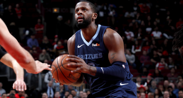 Woj:CJ-迈尔斯已选择执行下赛季球员选项 NBA新闻 Woj:CJ-迈尔斯已选择执行下赛季球员选项 NBA新闻