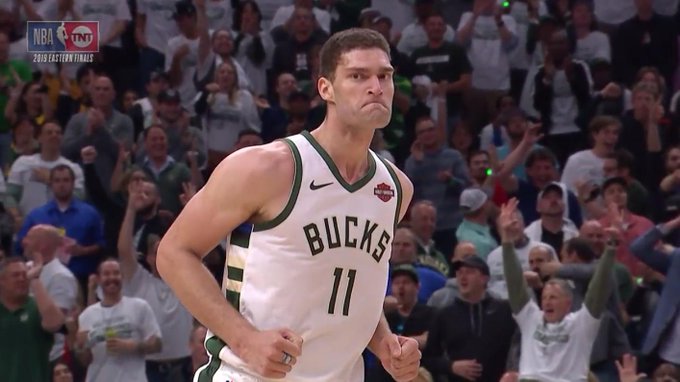 洛佩斯上轮对阵绿军系列赛合计27分,今天单场29分 NBA新闻 洛佩斯上轮对阵绿军系列赛合计27分,今天单场29分 NBA新闻
