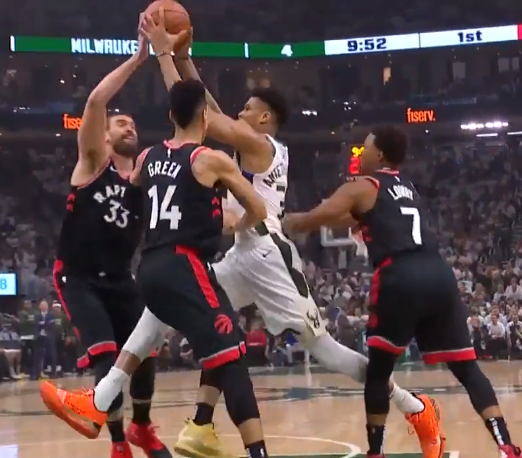 率队先下一城,字母哥全面发挥24+14+6+2+3集锦 NBA新闻 率队先下一城,字母哥全面发挥24+14+6+2+3集锦 NBA新闻
