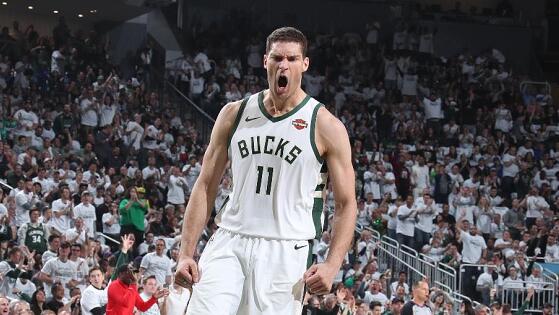 洛佩斯:感激有一群完全支持我的队友,他们让我坚持出手 NBA新闻 洛佩斯:感激有一群完全支持我的队友,他们让我坚持出手 NBA新闻