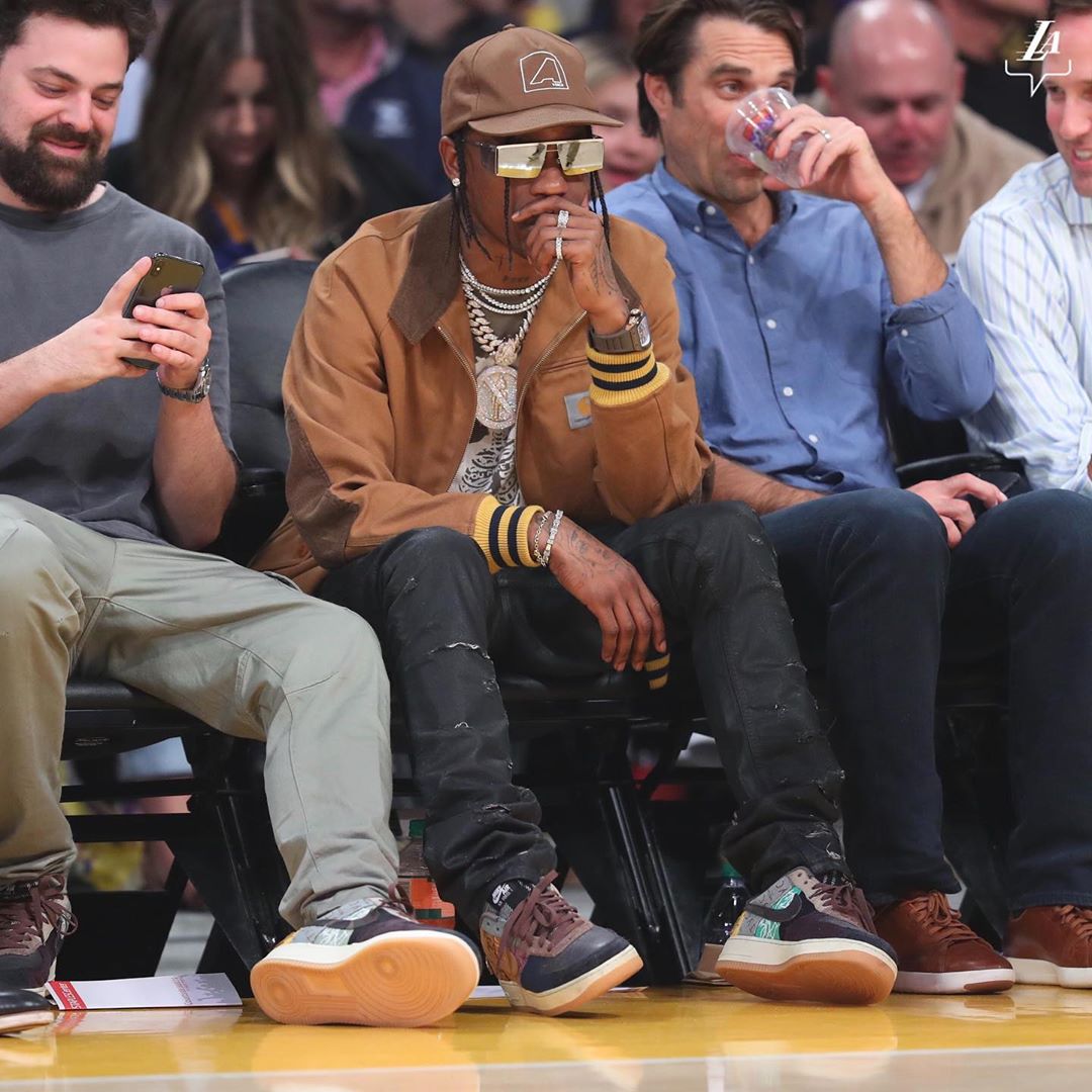 nba官方晒travis scott观战照