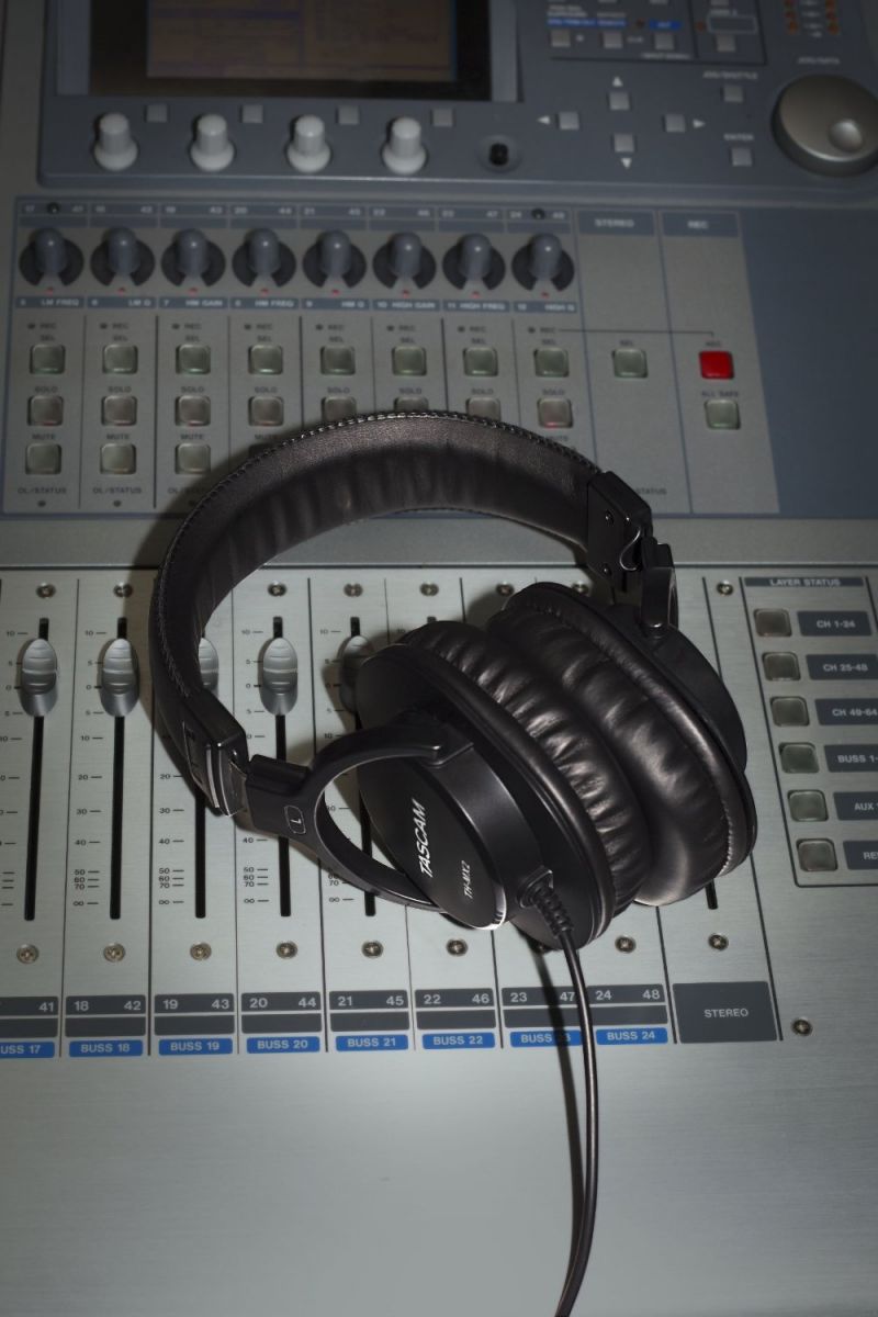 高端!tascam顶级th series th-mx2监听级耳机