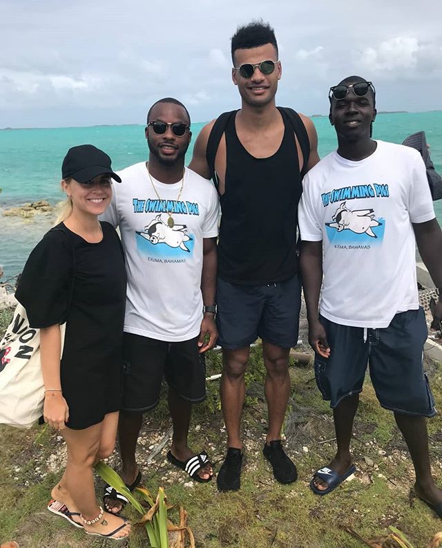 卡巴罗发布自己在巴哈马度假的照片