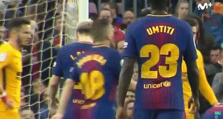 套路王？梅西罚任意球时布斯克茨皮克妙招干扰门将