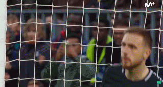 套路王？梅西罚任意球时布斯克茨皮克妙招干扰门将
