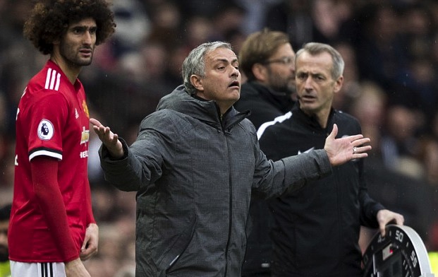 穆帅：怕裁判听内维尔话罚下拉什福德；球迷嘘小麦克让我生气