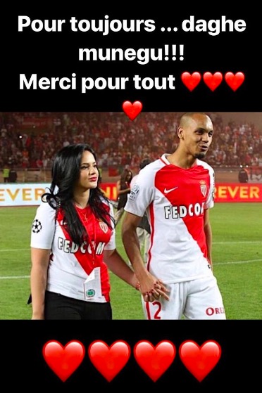 转粉！法比尼奥妻子亲吻利物浦队徽庆祝丈夫加盟