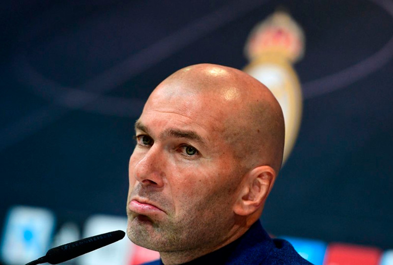 官方：齐达内宣布辞去皇马主帅一职