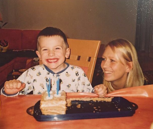 高颜值!东契奇妈妈在选秀现场支持东契奇