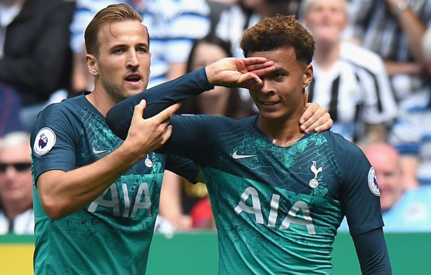 不容易!恩比德终于学会热刺球星阿里的庆祝手