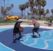 穿襠加晃倒!骨頭收集者在野球場虐路人-黑特籃球-NBA新聞影音圖片分享社區