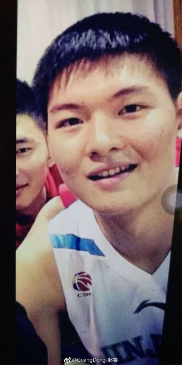 中国男女篮众将帅发动态祝中秋节快乐