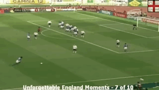 GIF：希曼遭遇球迷大喊小罗挑衅，以中指和大笑回应