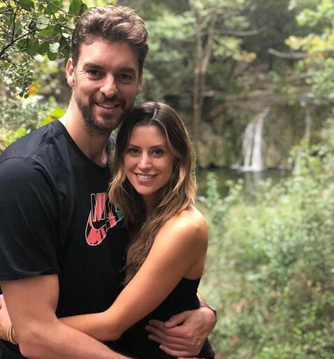 保罗-加索尔宣布跟女友订婚!