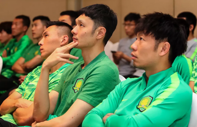 前中超金哨谭海主讲,国安开展比赛规则宣讲及