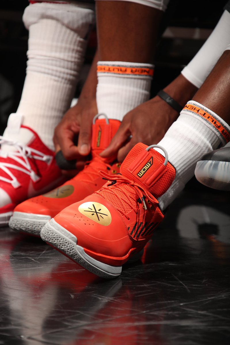 今平惯例赛上脚球鞋一览:韦德上脚wow7