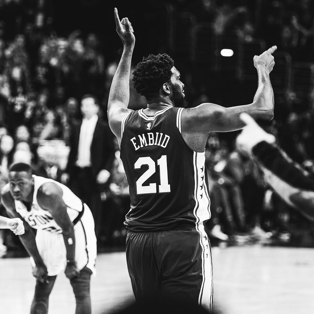 恩比德更新社媒庆祝球队取胜:重大的胜利