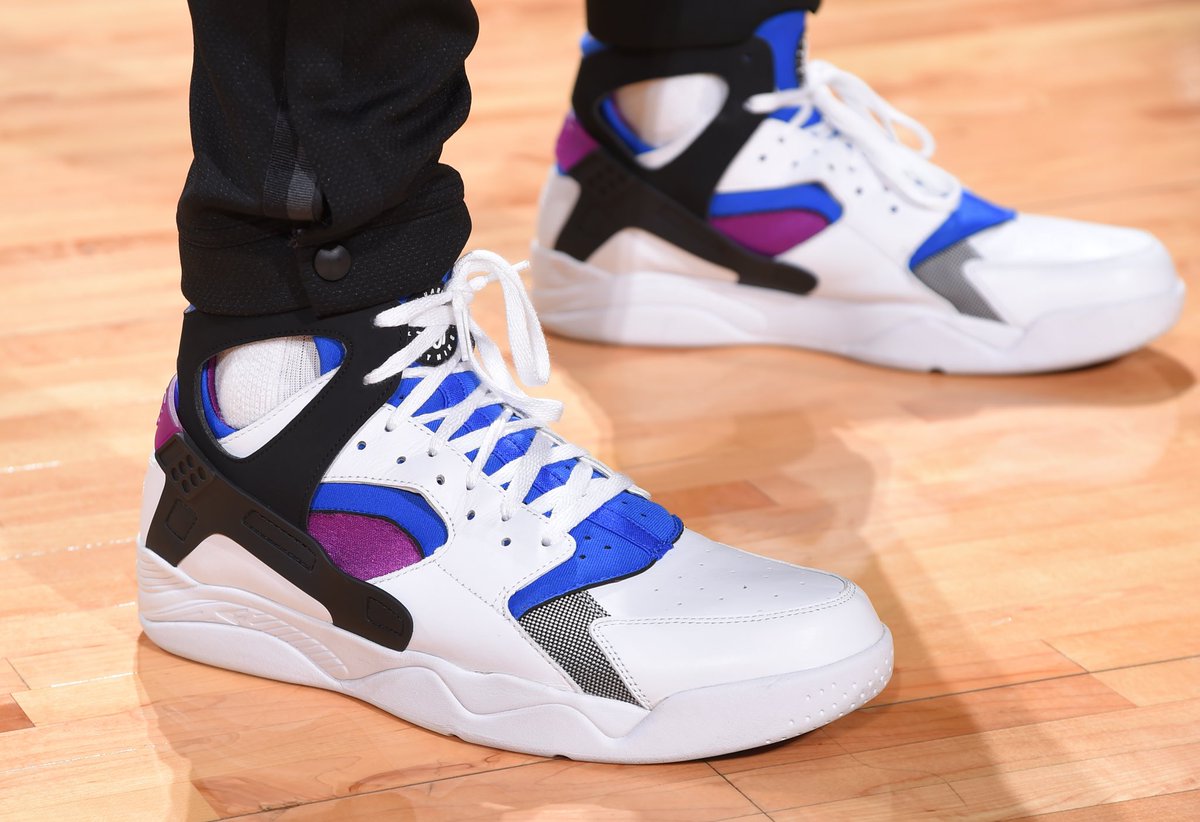 今日常规赛上脚球鞋一览:塔克上脚nike huarache