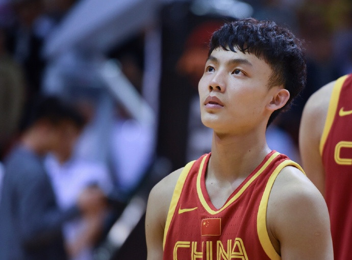 [流言板]徐杰发布赛场照自我激励:全力以赴,定有所成