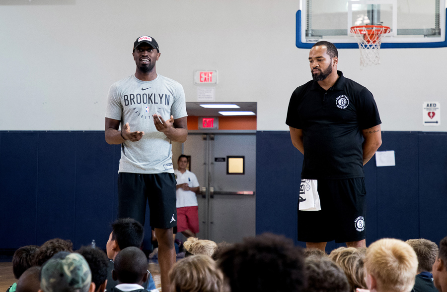 NBA官網發布西奧-平森參加籃網青少年籃球訓練營圖集 運動 第5張