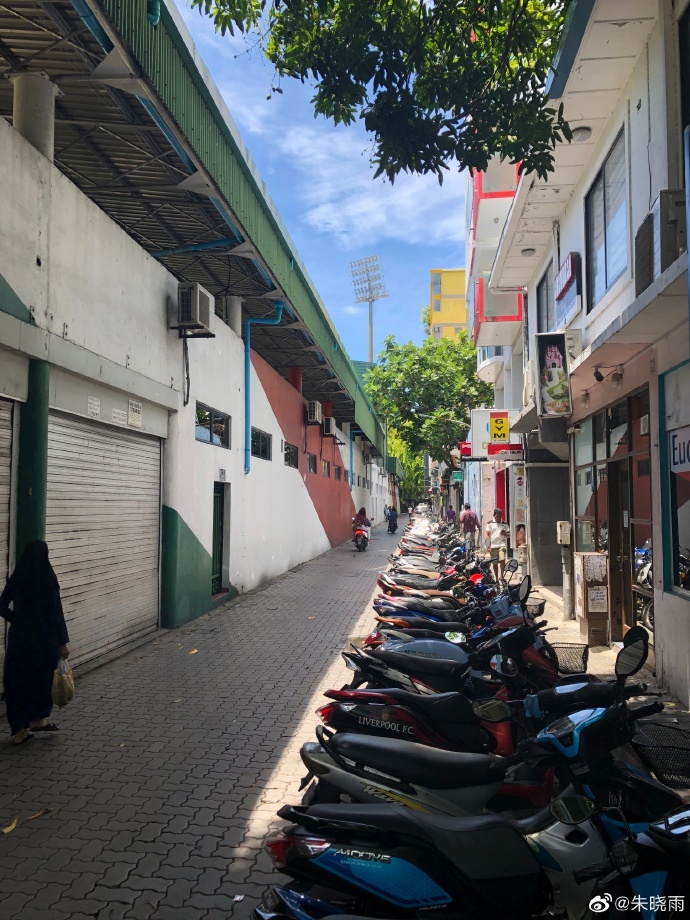 [流言板]评论员朱晓雨:已抵达马尔代夫马累,天气和广州差不多