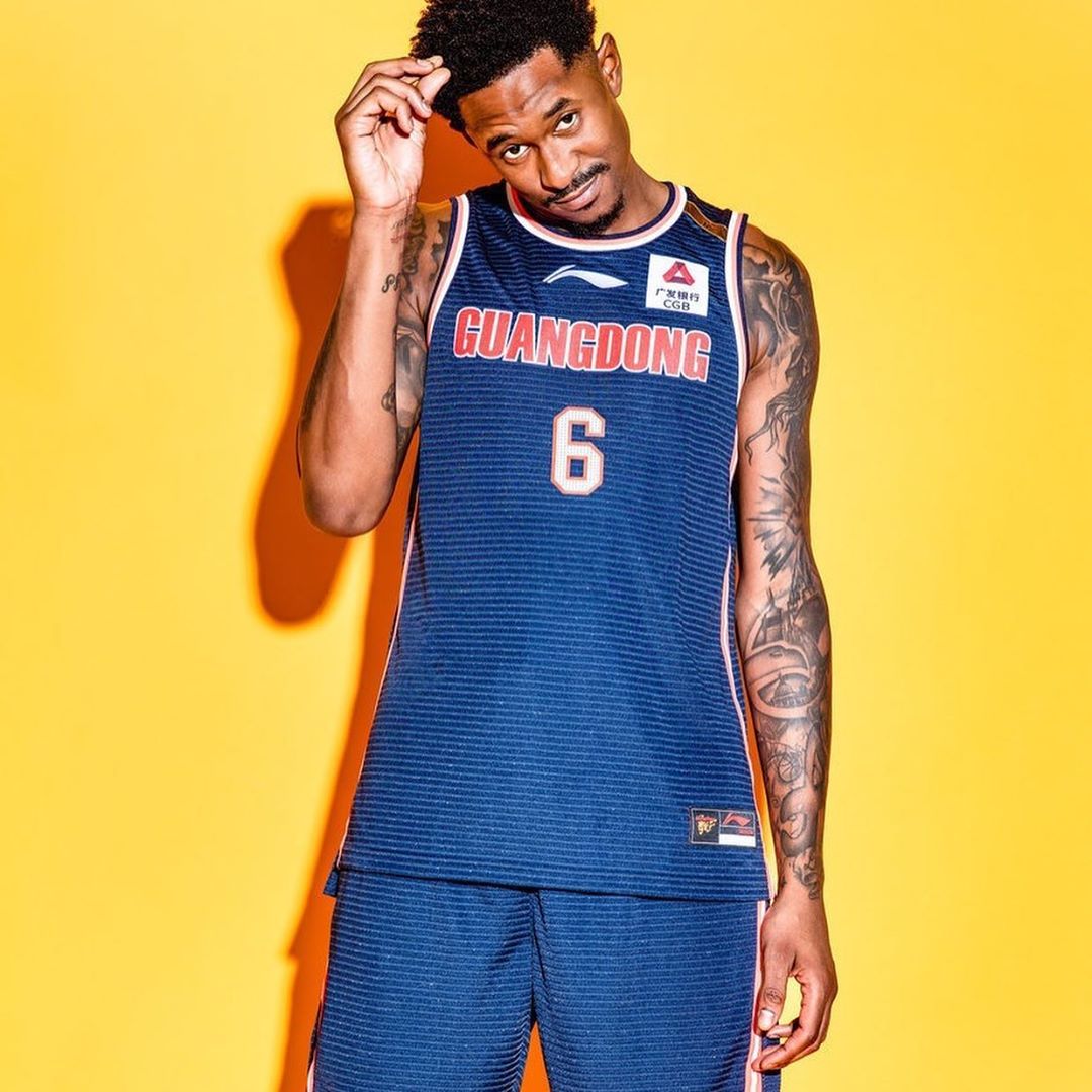 马尚-布鲁克斯晒定妆照:新赛季努力把冠军带回家