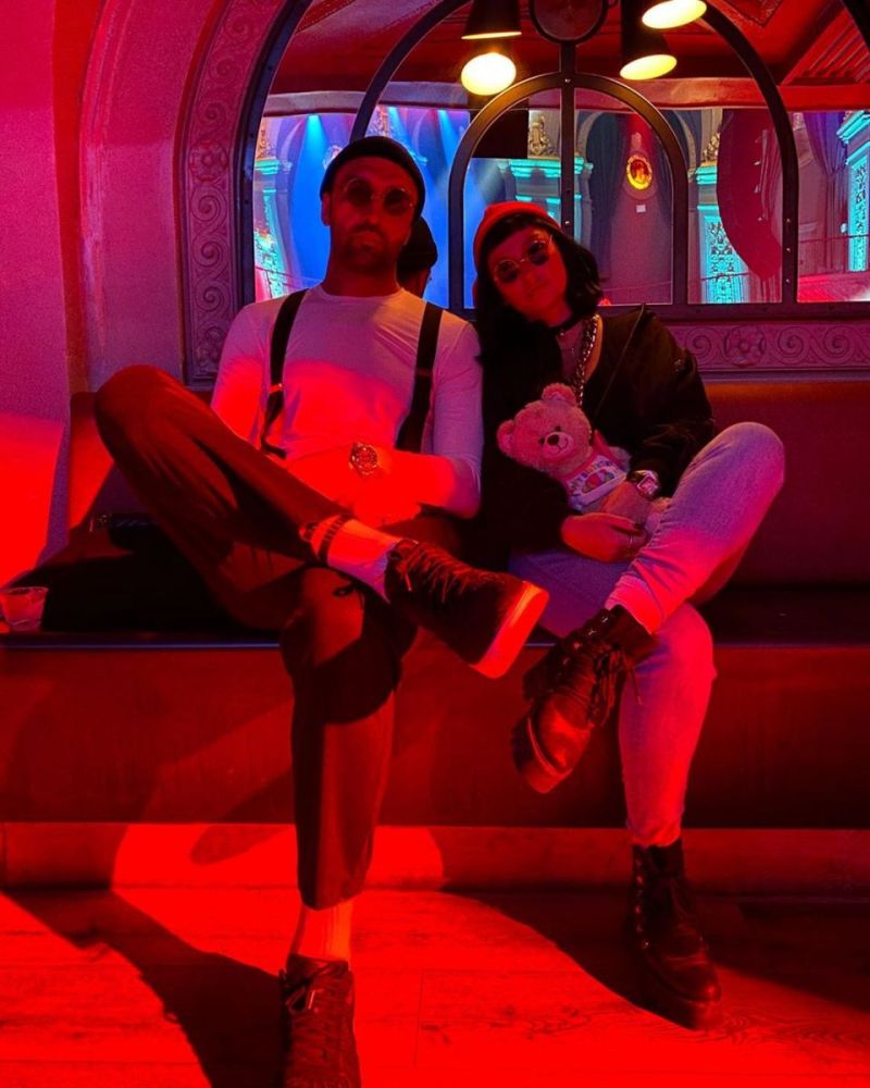 [流言板]帕楚里亚更新社媒展示自己与妻子的万圣节装束