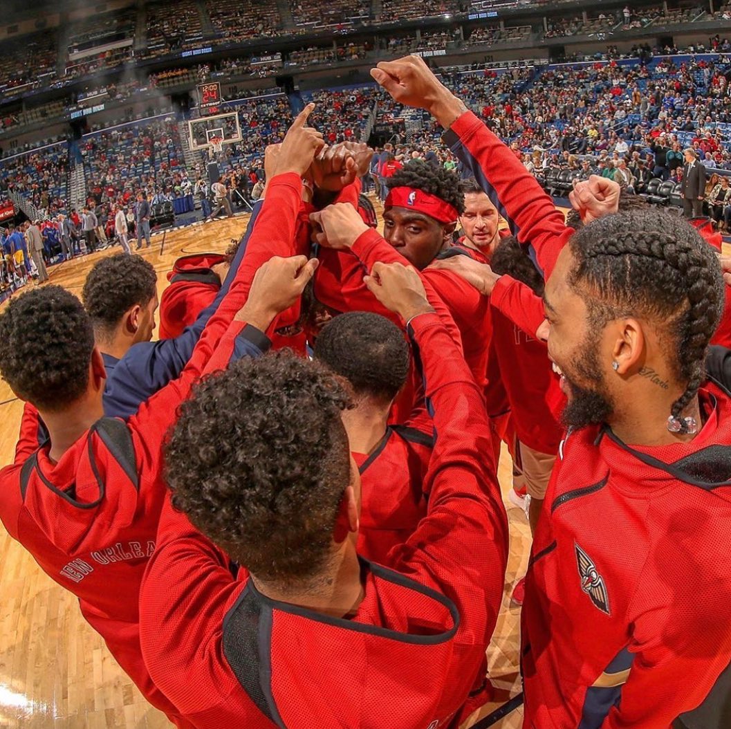 团结一心!英格拉姆晒鹈鹕众将合照:一起