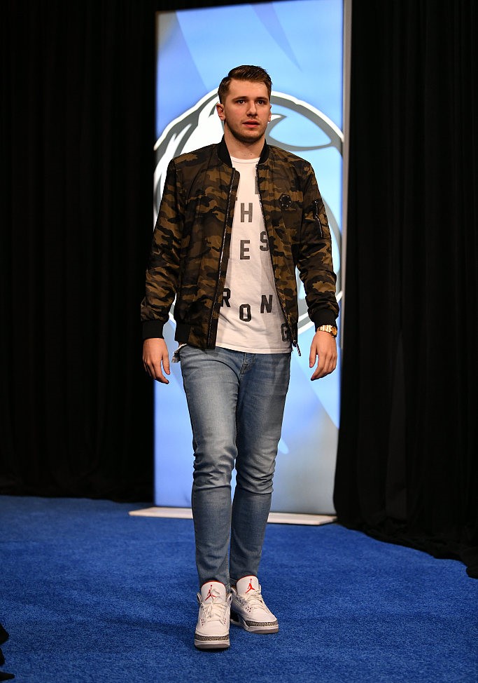 【小】编精心【为】jrs收集【了】nba球员【们】【的】场外潮图(【见