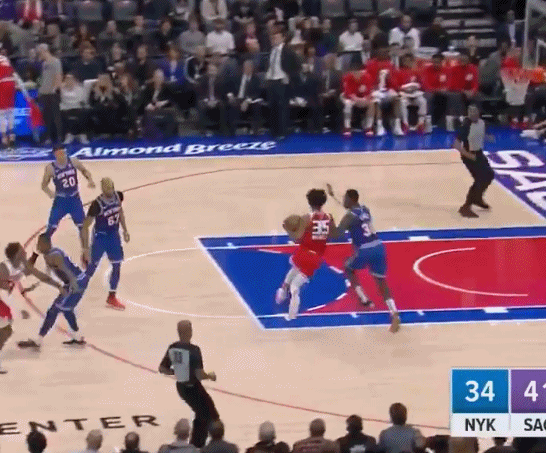 【影片】為擺爛拼了?尼克小將補扣自家籃筐,這烏龍球隊友都看呆了!-黑特籃球-NBA新聞影音圖片分享社區