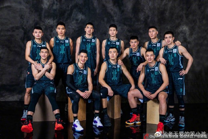 外媒:索马里首都发生汽车爆炸袭击 至少50人死亡