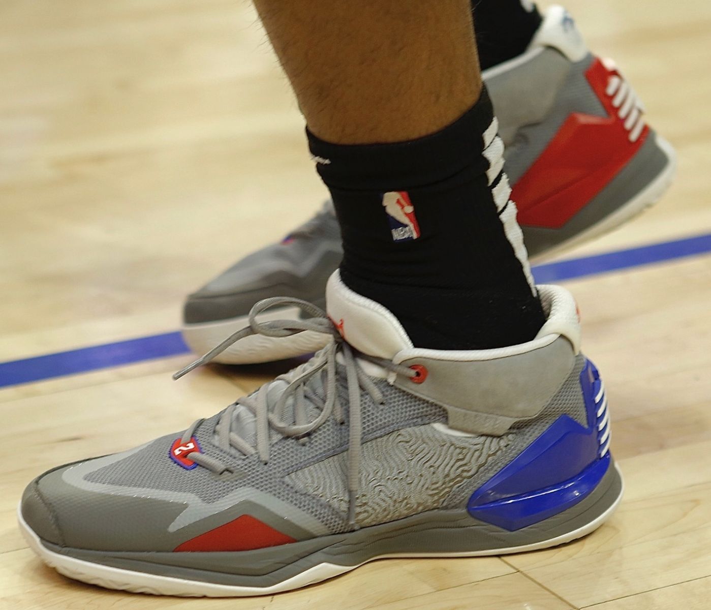 科怀-伦纳德:new balance kawhi