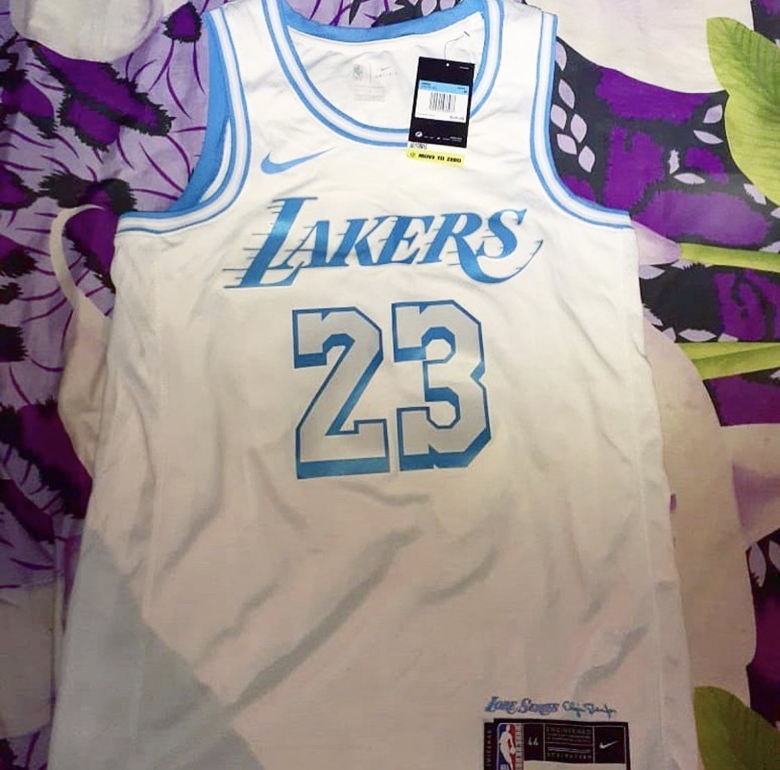 Nba官方发布新赛季湖人城市版球衣 蓝白银配色纪念贝勒 虎扑nba新闻