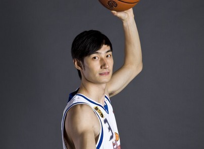 社区 中国篮球   本赛季后"清华流川枫"刘子秋与上海队的合同就将到期