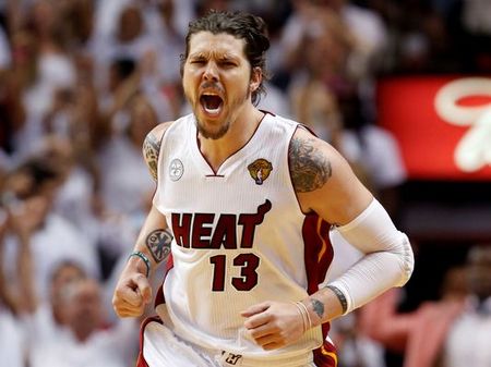 [流言板]詹姆斯:要让迈克-米勒得到更多投篮机会