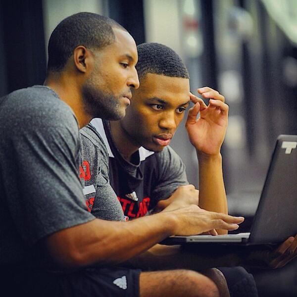 利拉德:三分球命中率想达到40%以上