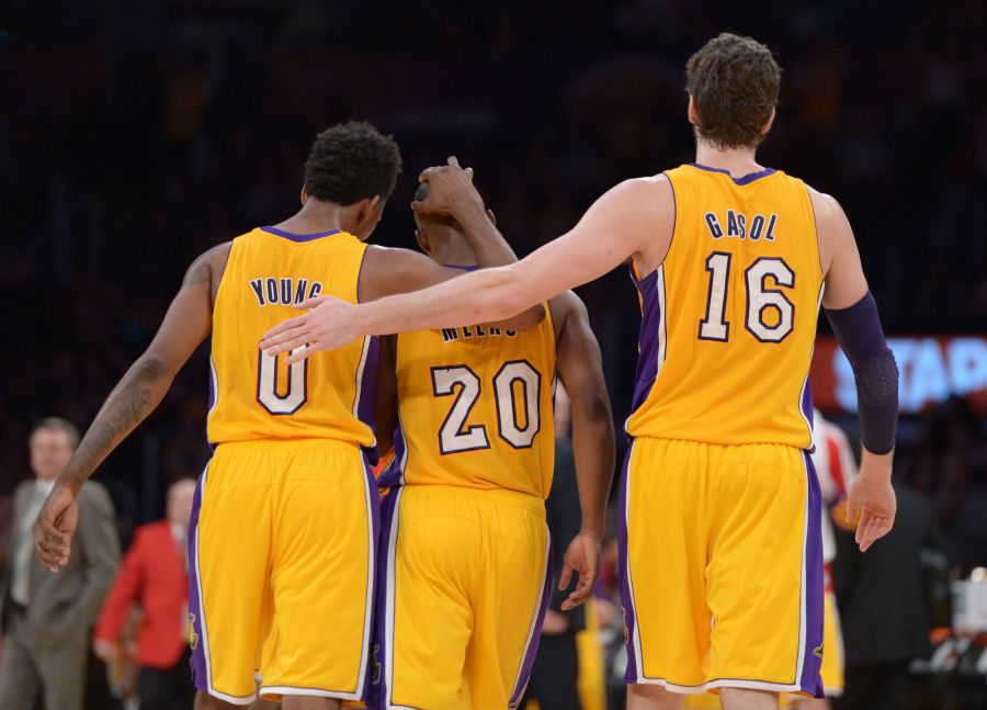 德安东尼:战掘金继续上场首发阵容