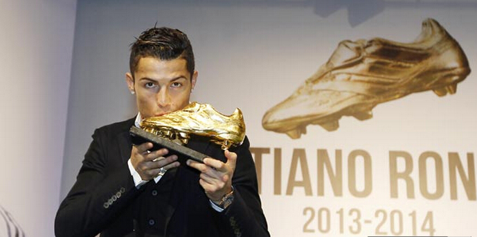 C罗领金靴奖:一直想成为史上最佳球员