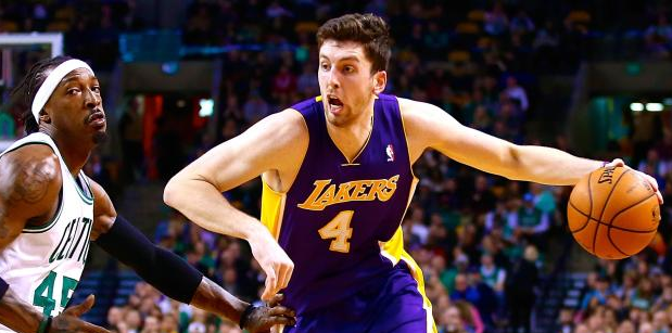 凯利不在湖人伤病名单中,明日有望上场