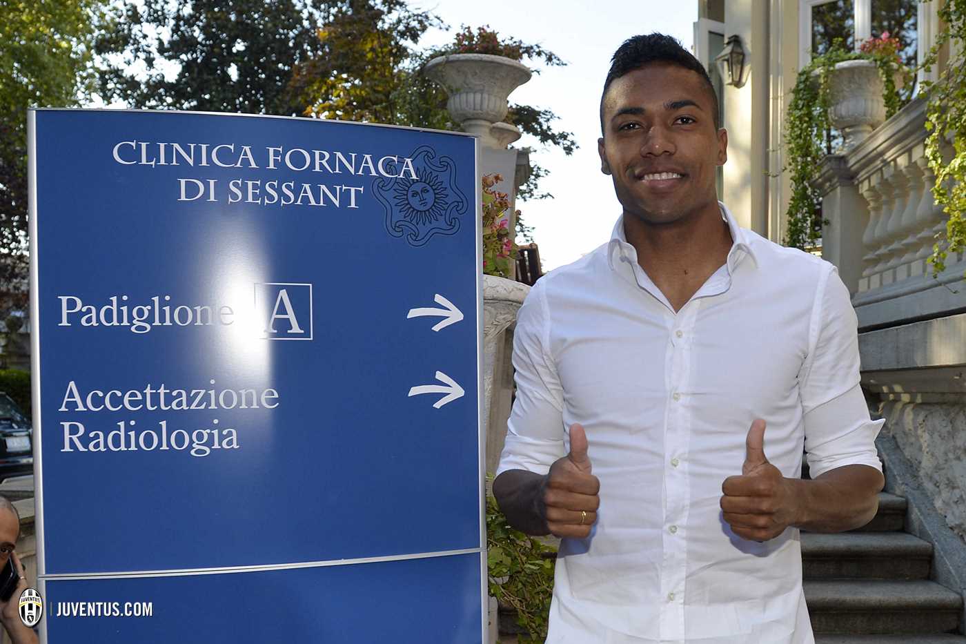 官方:波尔图左后卫桑德罗赴尤文体检