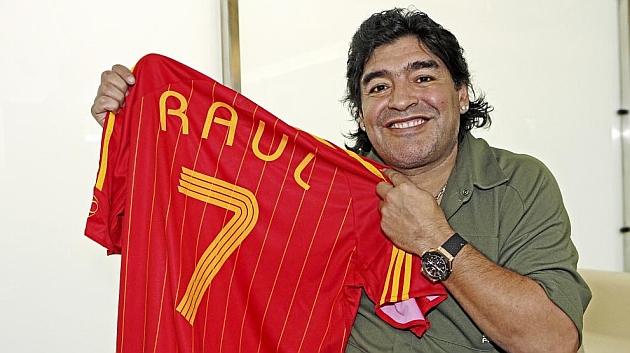 马拉多纳:亚游集团劳尔对皇马的爱无人能及