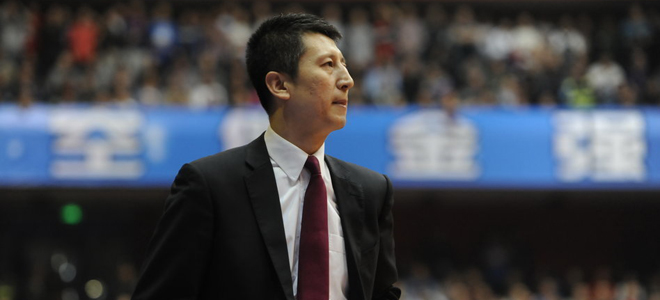 郭士强进校园,鼓励孩子爱篮球_虎扑CBA新闻