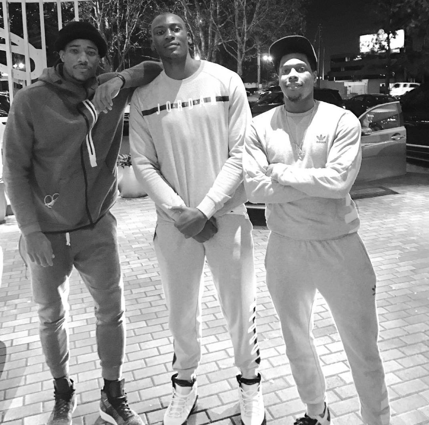 比永博晒自己与德罗赞,洛瑞合照