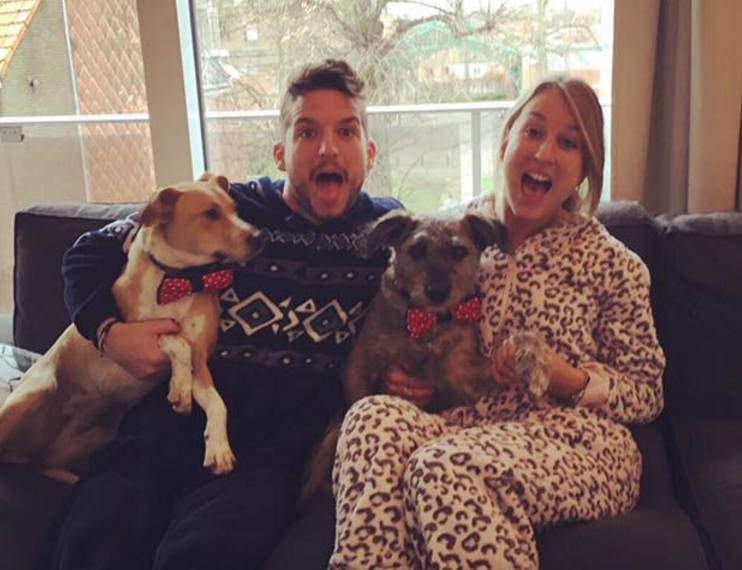 爱狗射手，默滕斯进球后做小狗撒尿式庆祝动作5