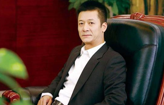 束昱辉:黑我的人都不了解我,夏季一定买大牌中锋