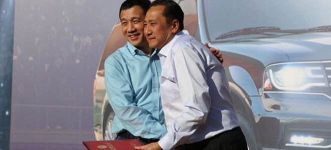 新疆广汇集团授予侯伟终身副总裁